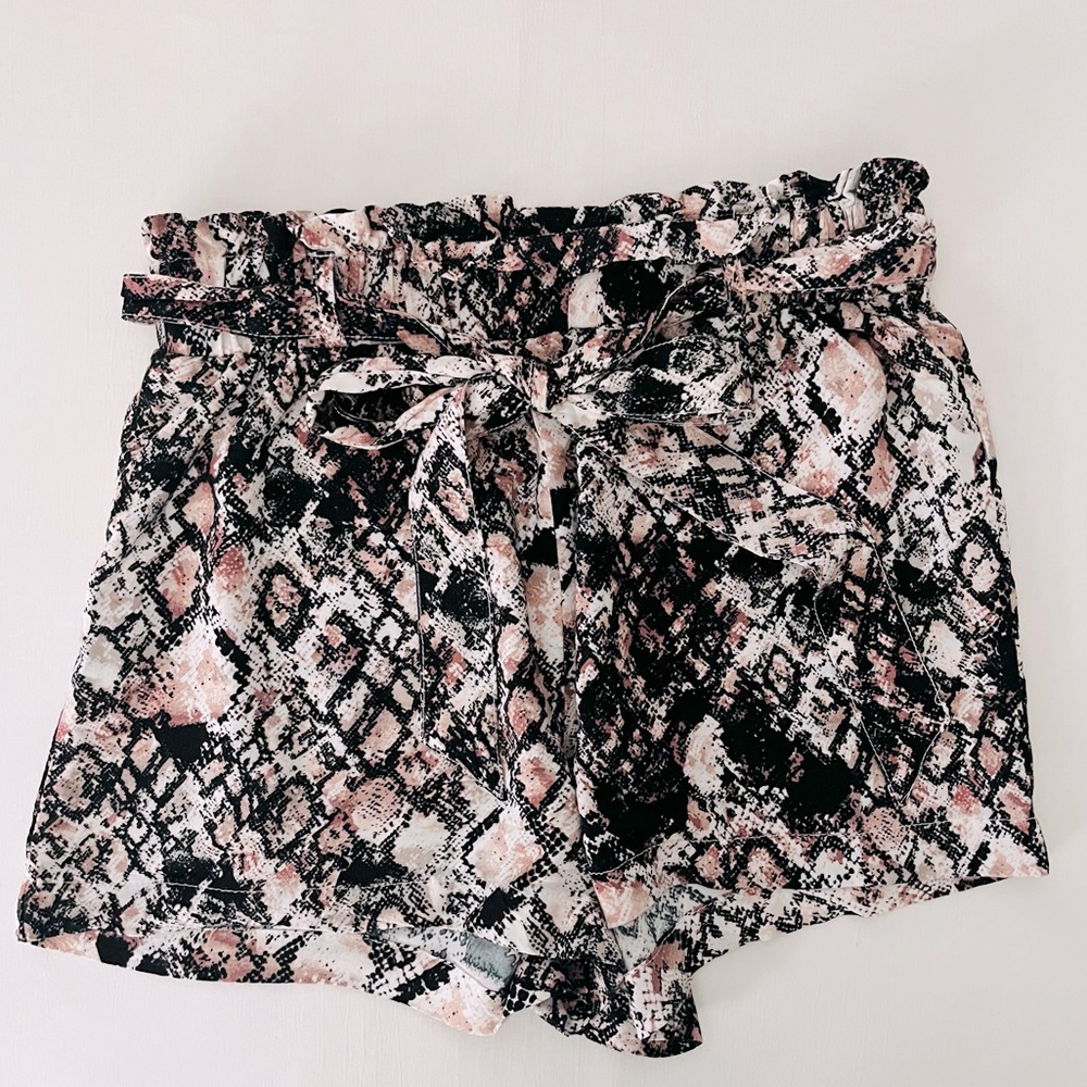 Charlotte Russe Boho Ruffled Multi Colored Print Shorts Black Pink Sz Small